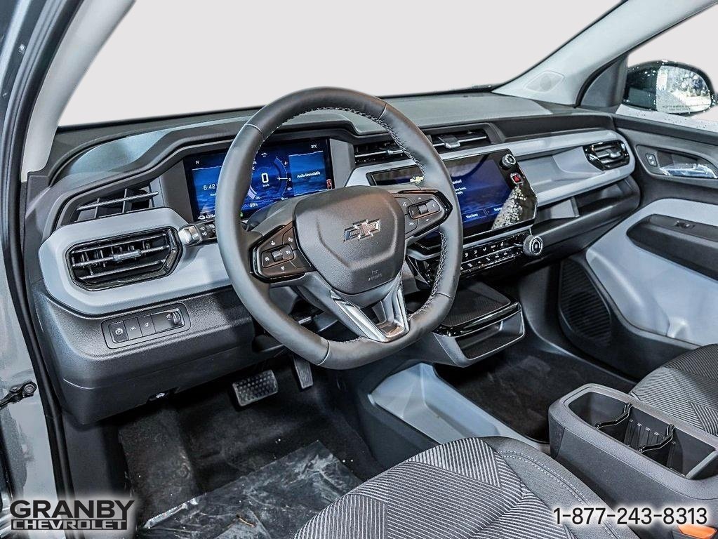 2027 Chevrolet Bolt in Granby, Quebec - 10 - w1024h768px