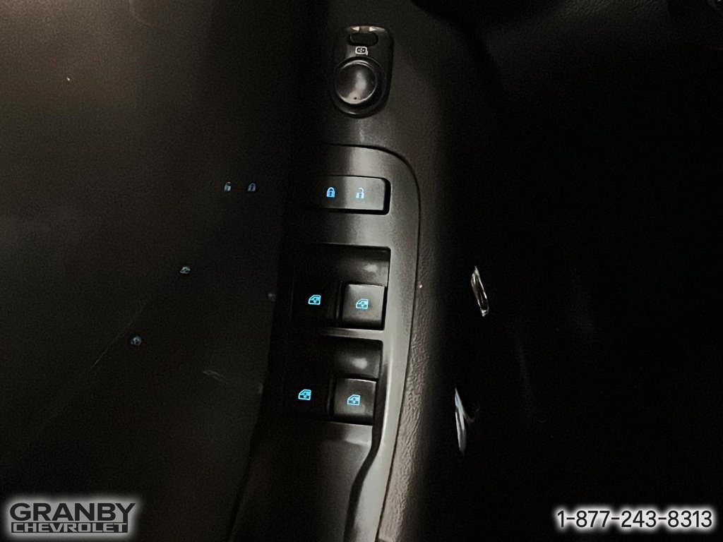 Chevrolet Camaro  2013 à Granby, Québec - 13 - w1024h768px