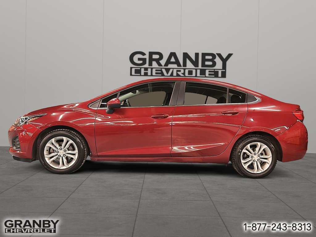 2019 Chevrolet Cruze LT AUTOM in Granby, Quebec - 8 - w1024h768px