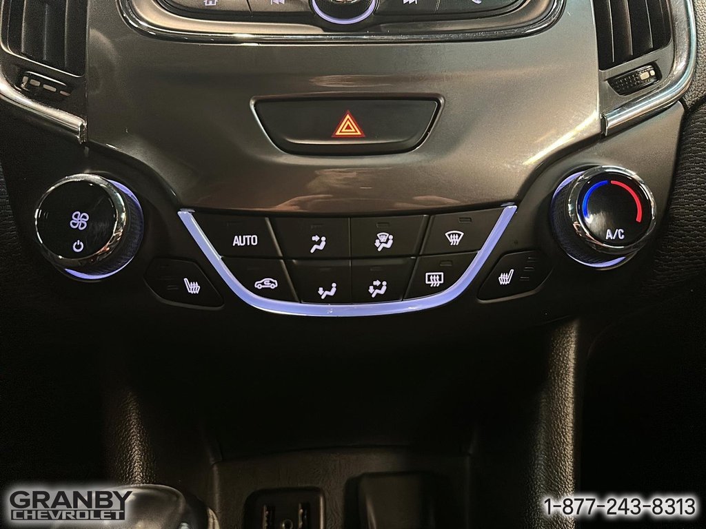 2019 Chevrolet Cruze LT AUTOM in Granby, Quebec - 17 - w1024h768px