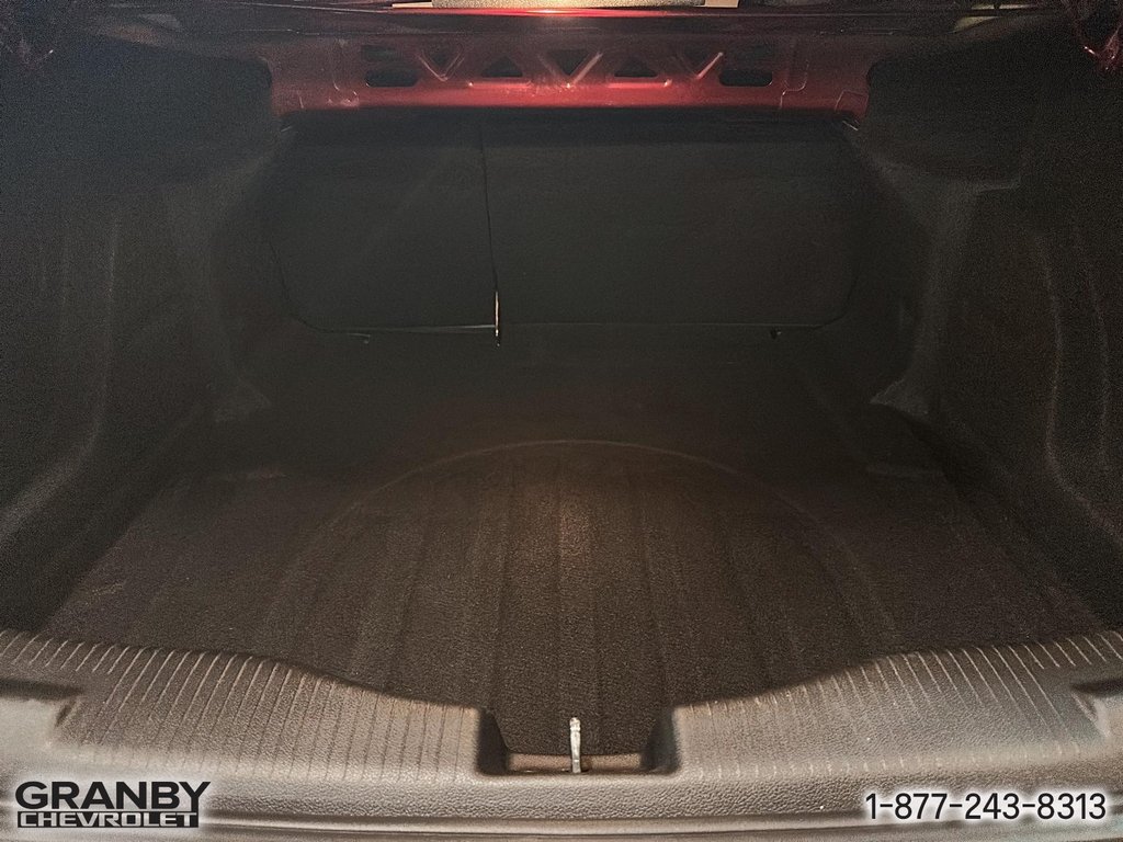 2019 Chevrolet Cruze LT AUTOM in Granby, Quebec - 9 - w1024h768px