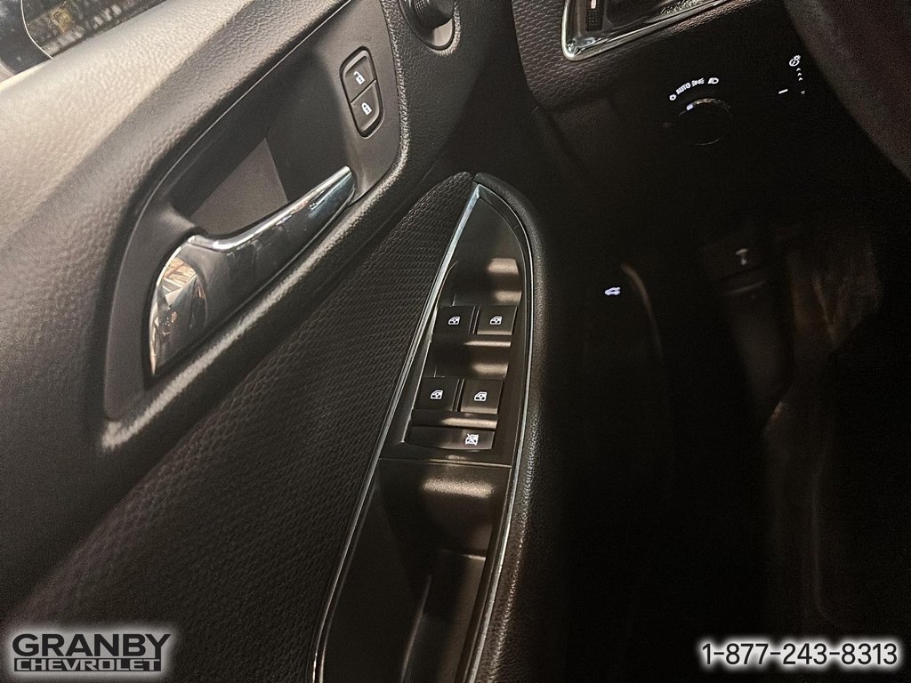 2019 Chevrolet Cruze LT AUTOM in Granby, Quebec - 14 - w1024h768px