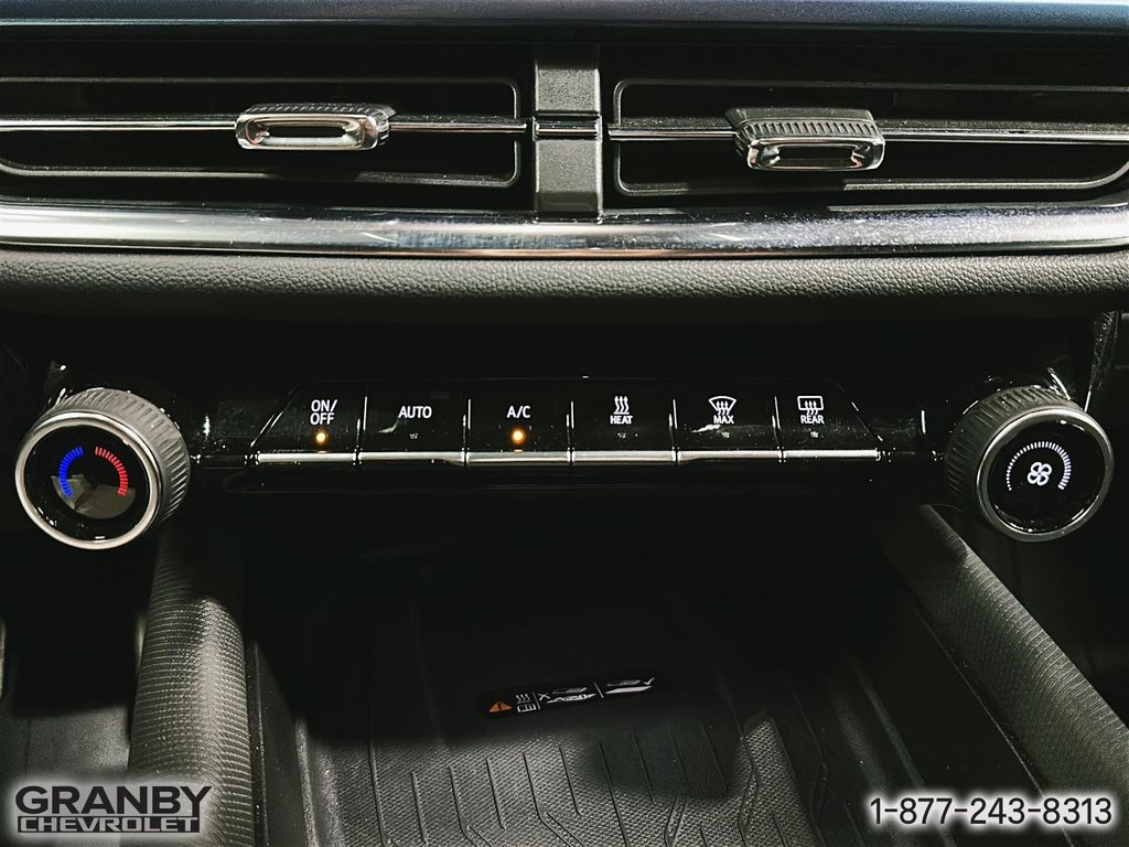 2025 Chevrolet Equinox EV LT GROUPE COMMODITE 2 TRACTION AVANT in Granby, Quebec - 19 - w1024h768px