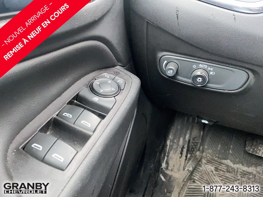 2019 Chevrolet Equinox in Granby, Quebec - 12 - w1024h768px