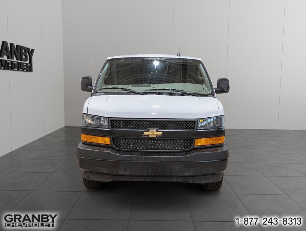 Chevrolet EXPRESS CARGO 2500 EXT WB (1WT)  2026 à Granby, Québec - 2 - w1024h768px