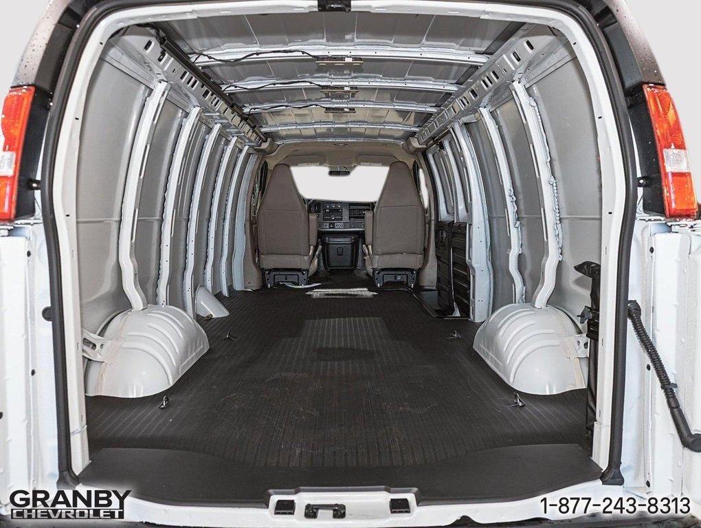 Chevrolet EXPRESS CARGO 3500 EXT WB (1WT)  2026 à Granby, Québec - 9 - w1024h768px