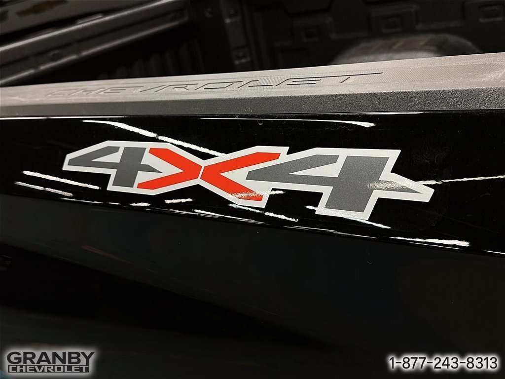 2026 Chevrolet K1500 SILVERADO CREW CAB CUSTOM STD/BOX (1CX) in Granby, Quebec - 18 - w1024h768px