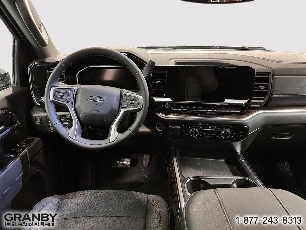Chevrolet Silverado 2500 HD  2026 à Granby, Québec - 12 - w1024h768px