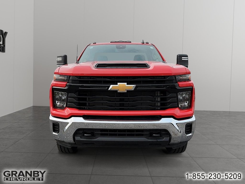 2024 Chevrolet K2500 HD Silverado reg cab WT l/box (1WT) in Granby, Quebec - 2 - w1024h768px