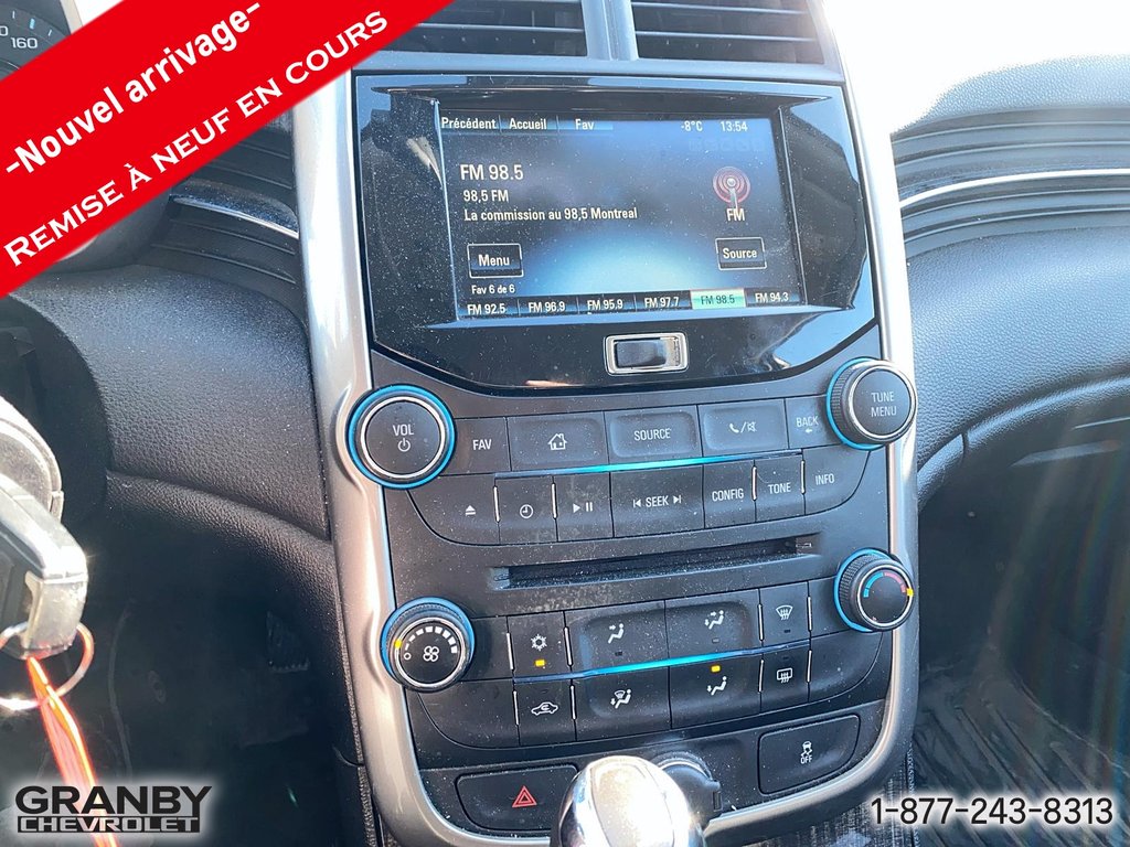 2015 Chevrolet Malibu in Granby, Quebec - 11 - w1024h768px