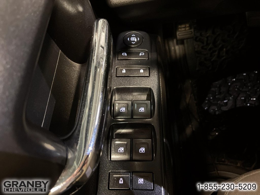 Chevrolet Silverado 1500 LD  2019 à Granby, Québec - 13 - w1024h768px