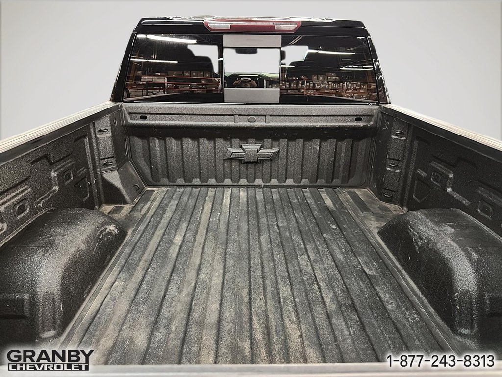 2022 Chevrolet Silverado 1500 LTD in Granby, Quebec - 9 - w1024h768px