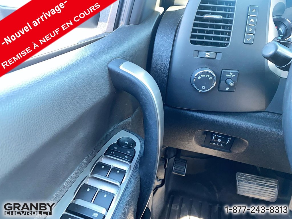 2012 Chevrolet Silverado 1500 LT crewcab boite courte in Granby, Quebec - 15 - w1024h768px