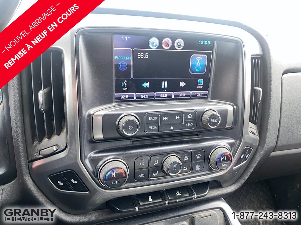Chevrolet Silverado 1500  2015 à Granby, Québec - 13 - w1024h768px