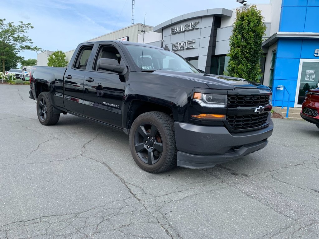 2017  Silverado 1500 DOUBLECAB BOITE 6.6PIED MOTEUR 5.3L in Granby, Quebec - 2 - w1024h768px