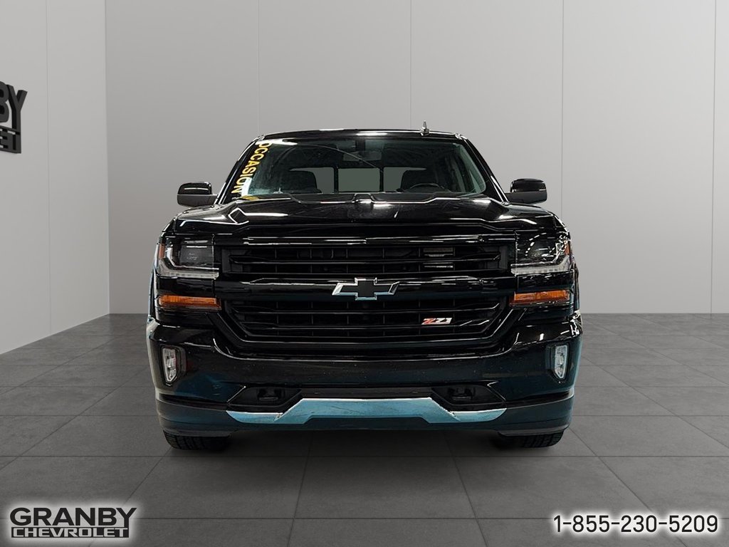 Chevrolet Silverado 1500  2018 à Granby, Québec - 2 - w1024h768px