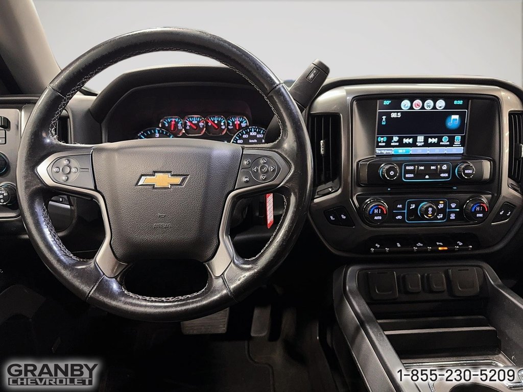 2018 Chevrolet Silverado 1500 in Granby, Quebec - 12 - w1024h768px