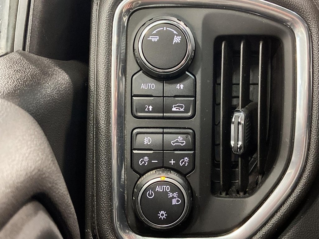 Chevrolet Silverado 1500  2019 à Granby, Québec - 19 - w1024h768px