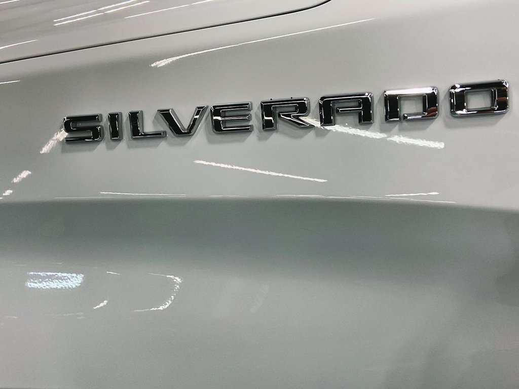 Chevrolet Silverado 1500  2019 à Granby, Québec - 6 - w1024h768px