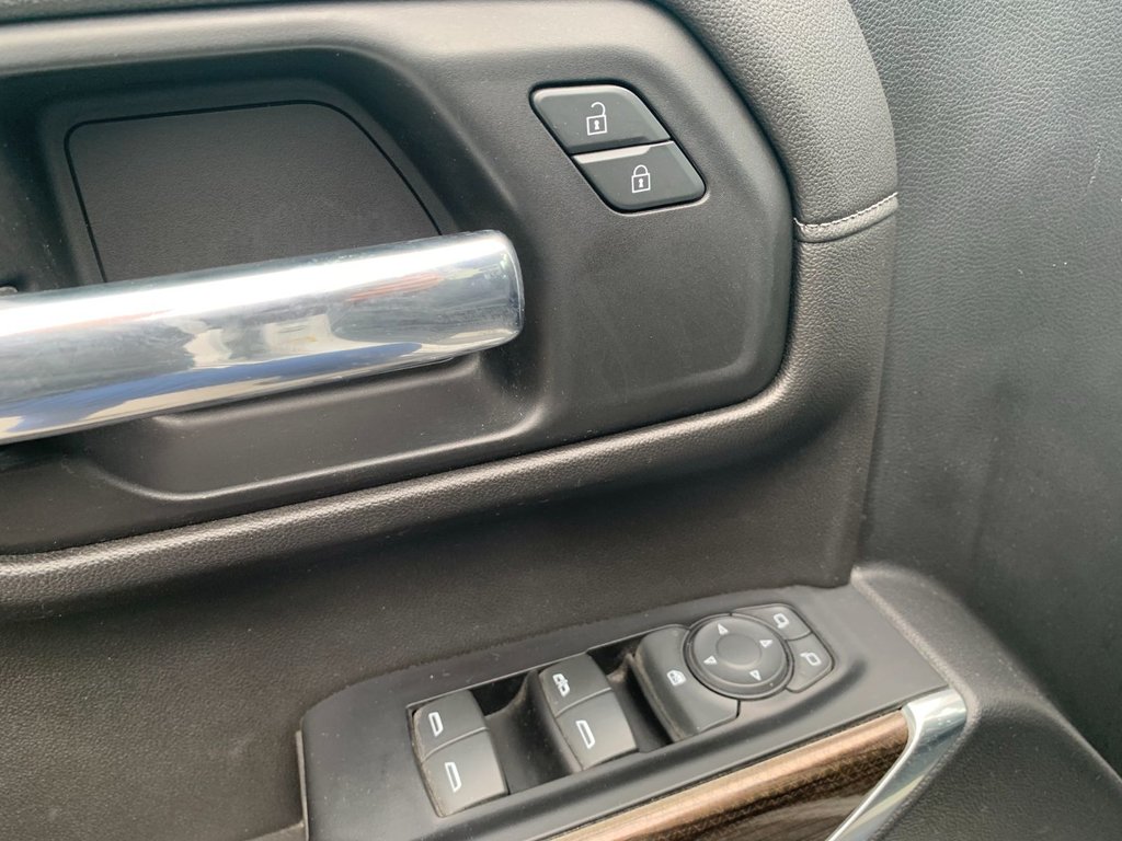 2019 Chevrolet Silverado 1500 in Granby, Quebec - 11 - w1024h768px