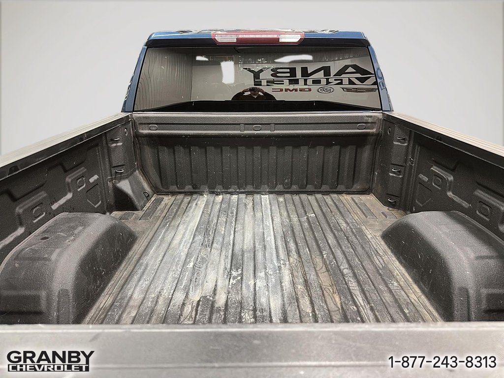 2019 Chevrolet Silverado 1500 Custom crewcab boite 6.6 moteur 5.3L in Granby, Quebec - 10 - w1024h768px