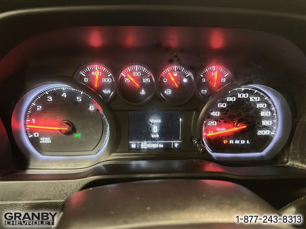 2019 Chevrolet Silverado 1500 Custom crewcab boite 6.6 moteur 5.3L in Granby, Quebec - 18 - w1024h768px