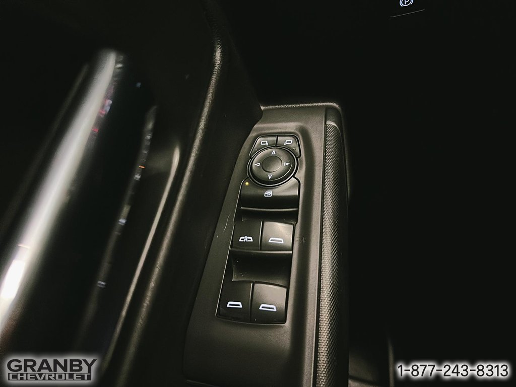 2020 Chevrolet Silverado 1500 in Granby, Quebec - 14 - w1024h768px