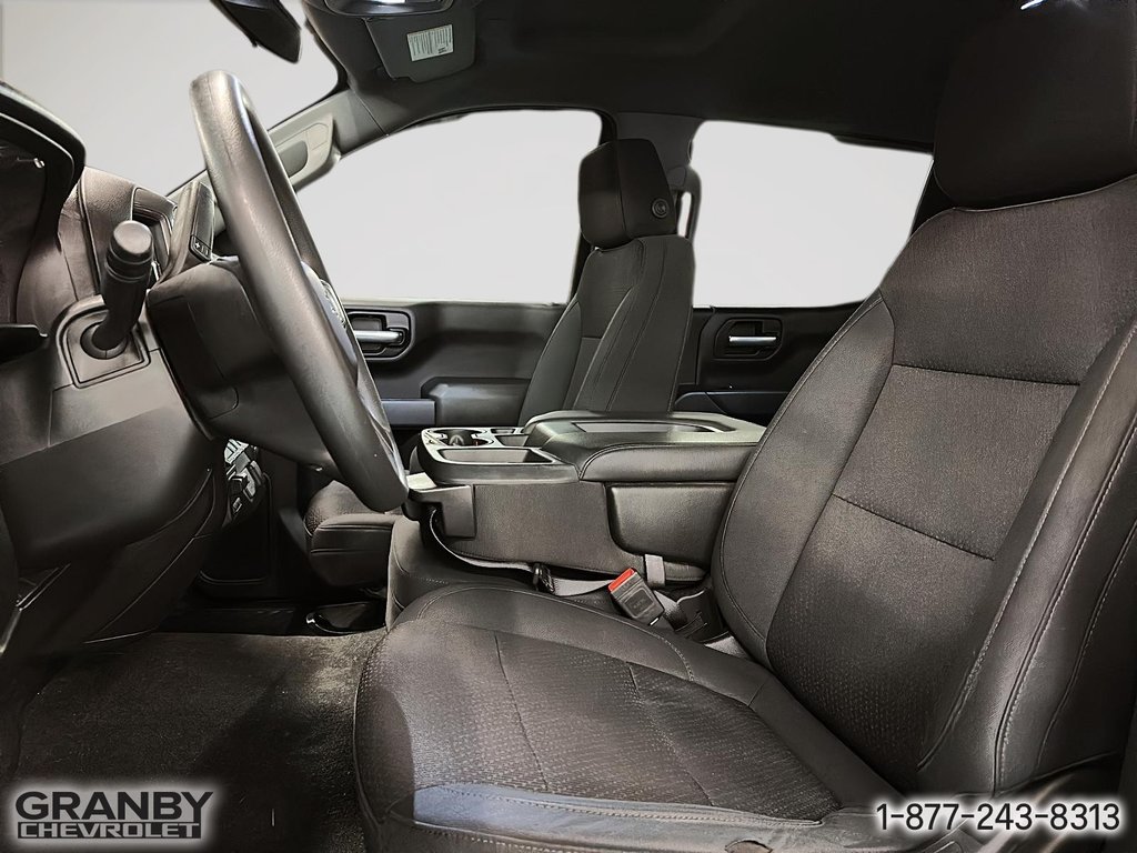 2020 Chevrolet Silverado 1500 in Granby, Quebec - 11 - w1024h768px