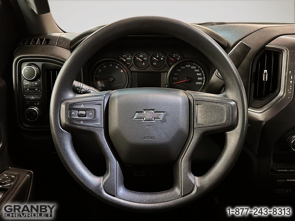 2020 Chevrolet Silverado 1500 in Granby, Quebec - 15 - w1024h768px