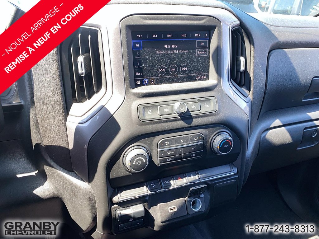 Chevrolet Silverado 1500  2020 à Granby, Québec - 12 - w1024h768px