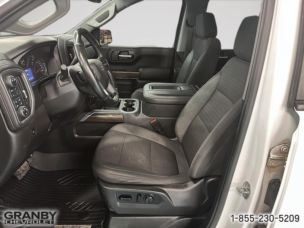 2021 Chevrolet Silverado 1500 in Granby, Quebec - 12 - w1024h768px