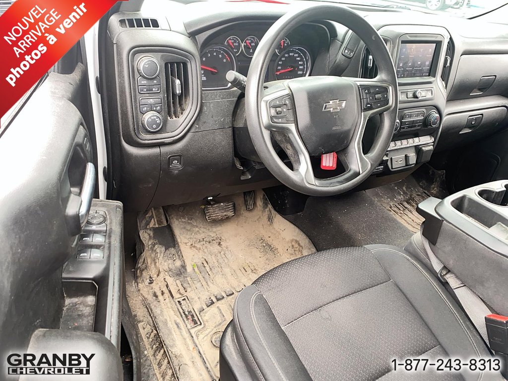 2021 Chevrolet Silverado 1500 Custom crewcab boite 6.6 4cyl in Granby, Quebec - 7 - w1024h768px