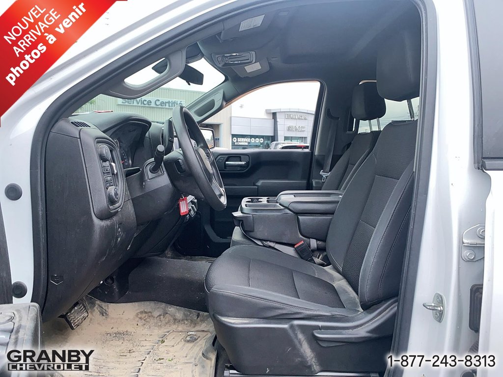 2021 Chevrolet Silverado 1500 Custom crewcab boite 6.6 4cyl in Granby, Quebec - 8 - w1024h768px