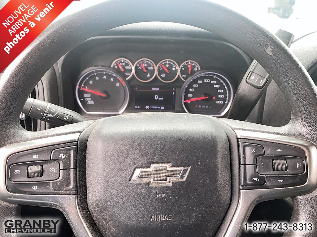 2021 Chevrolet Silverado 1500 Custom crewcab boite 6.6 4cyl in Granby, Quebec - 10 - w1024h768px