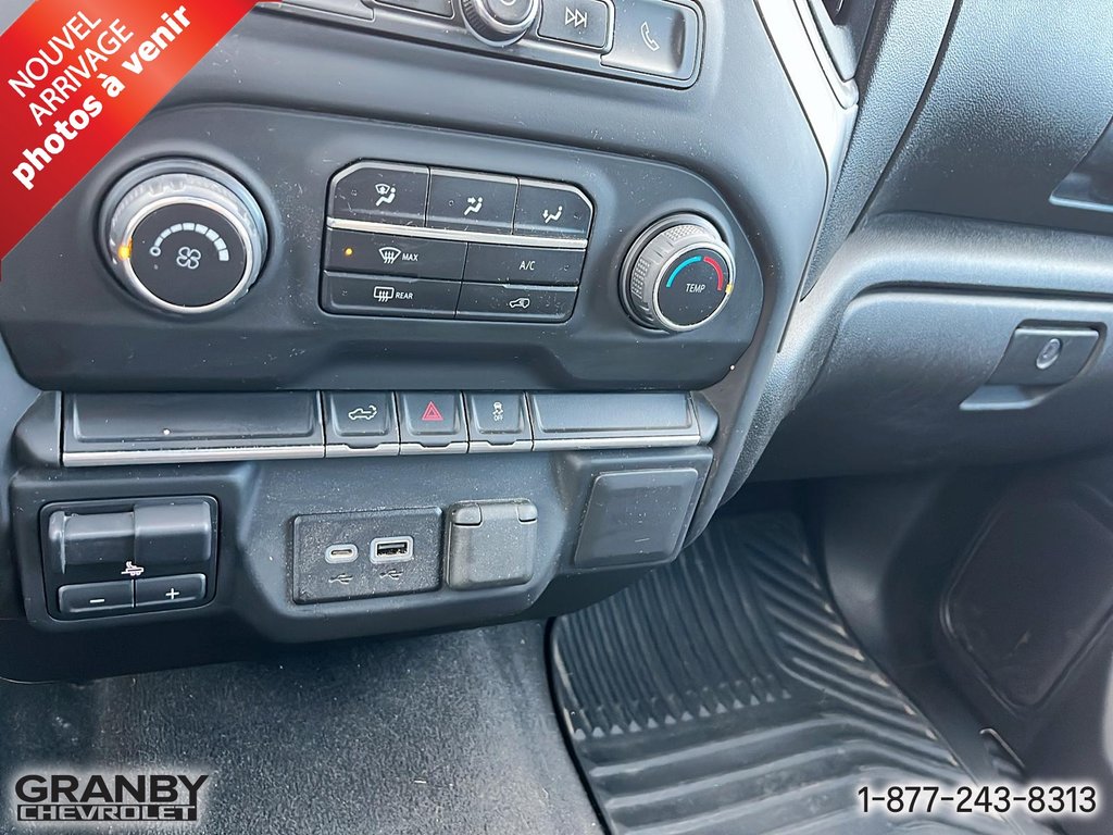 2021 Chevrolet Silverado 1500 in Granby, Quebec - 11 - w1024h768px