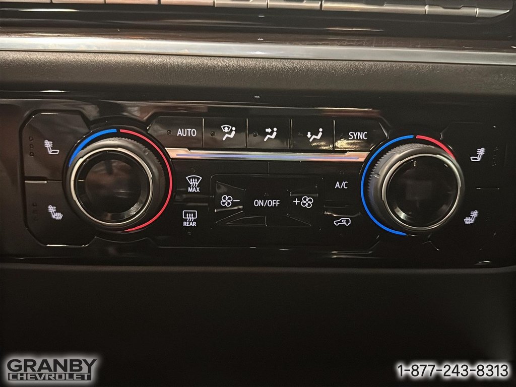 2022 Chevrolet Silverado 1500 RST CREWCAB BOITE 6.6 MOTEUR 6.2L in Granby, Quebec - 17 - w1024h768px