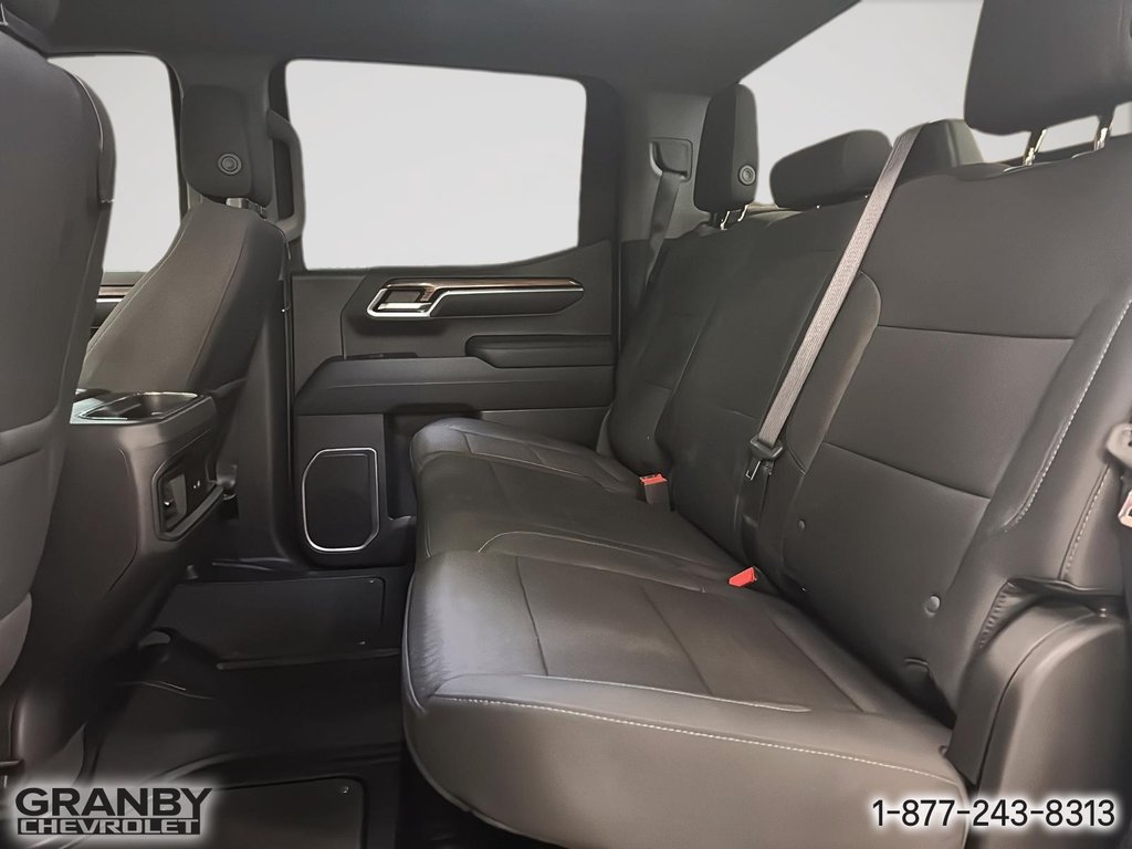 2022 Chevrolet Silverado 1500 RST CREWCAB BOITE 6.6 MOTEUR 6.2L in Granby, Quebec - 12 - w1024h768px