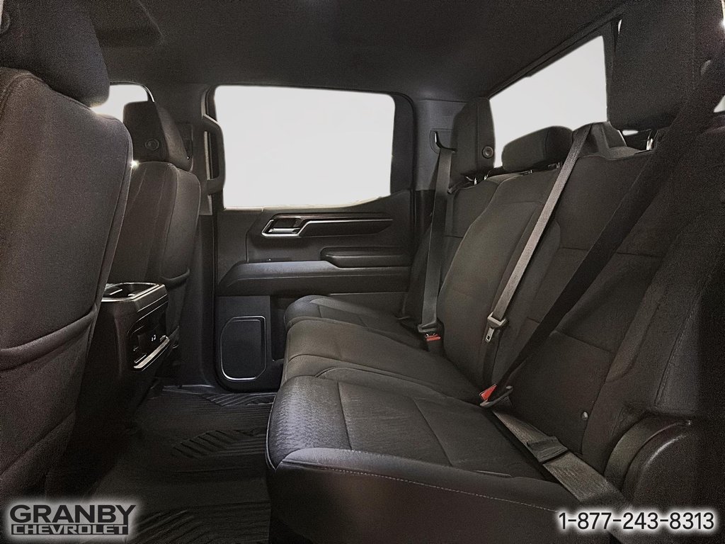 Chevrolet Silverado 1500  2022 à Granby, Québec - 12 - w1024h768px