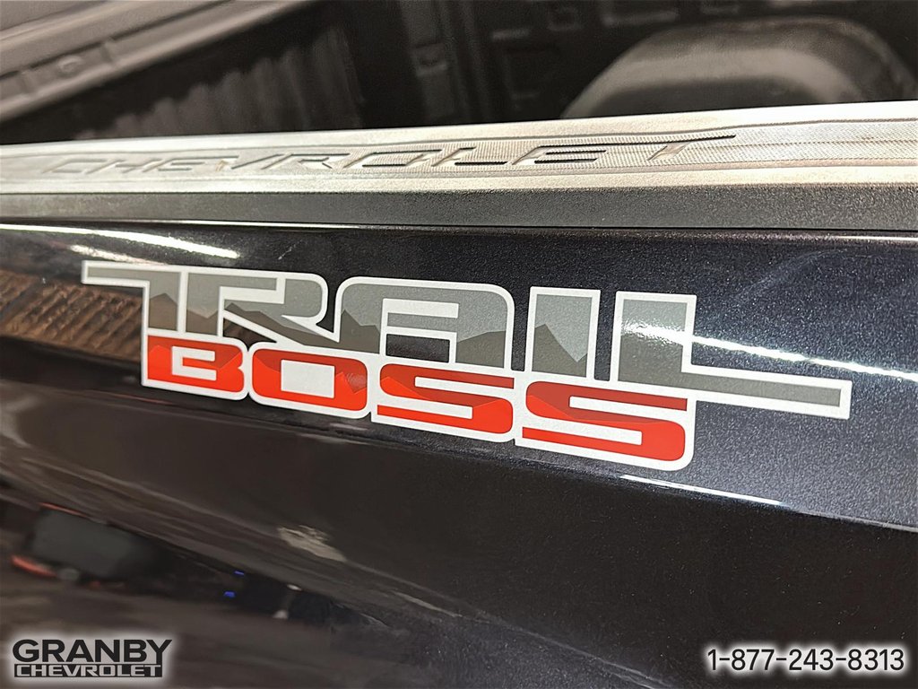 Chevrolet Silverado 1500  2022 à Granby, Québec - 19 - w1024h768px