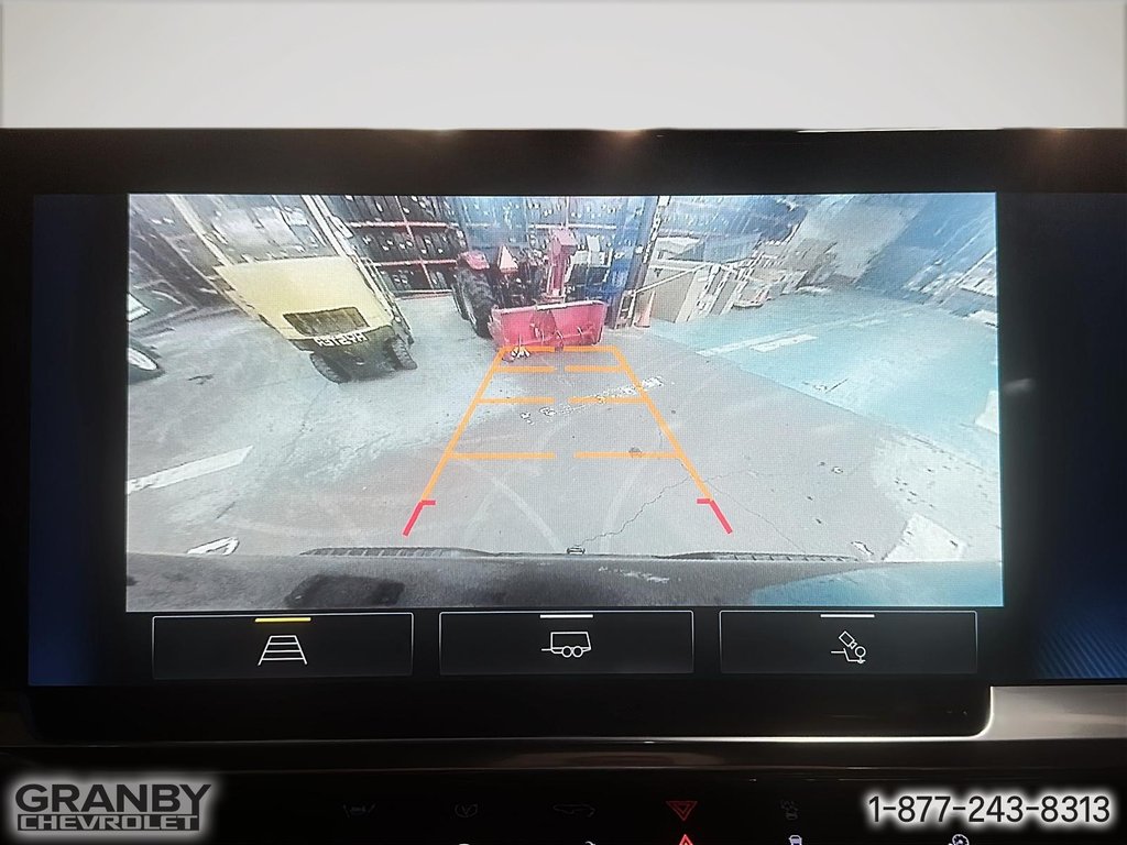 Chevrolet Silverado 1500  2022 à Granby, Québec - 22 - w1024h768px