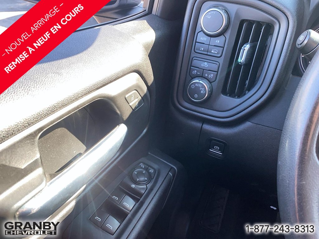 2022 Chevrolet Silverado 1500 in Granby, Quebec - 14 - w1024h768px