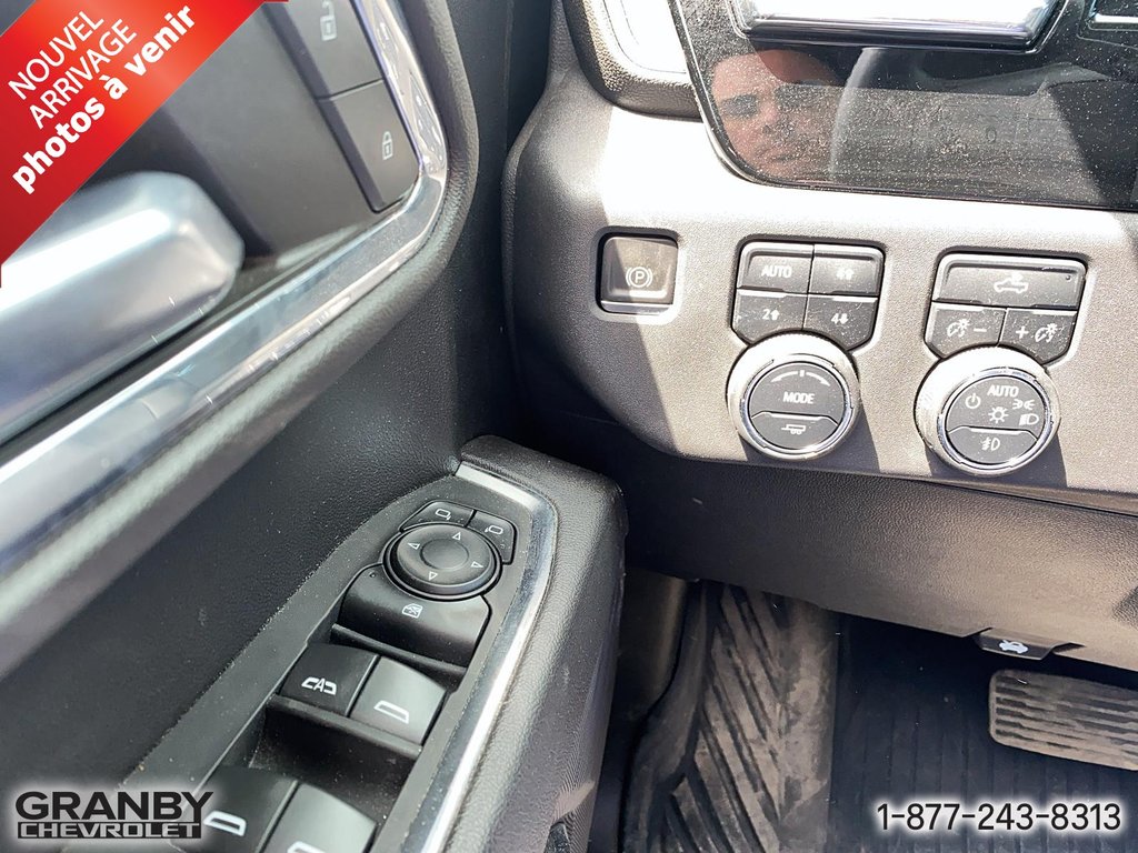 Chevrolet Silverado 1500 LT Trail Boss crewcab moteur 2.7l 4 cyl boite 6.6 2023 à Granby, Québec - 12 - w1024h768px