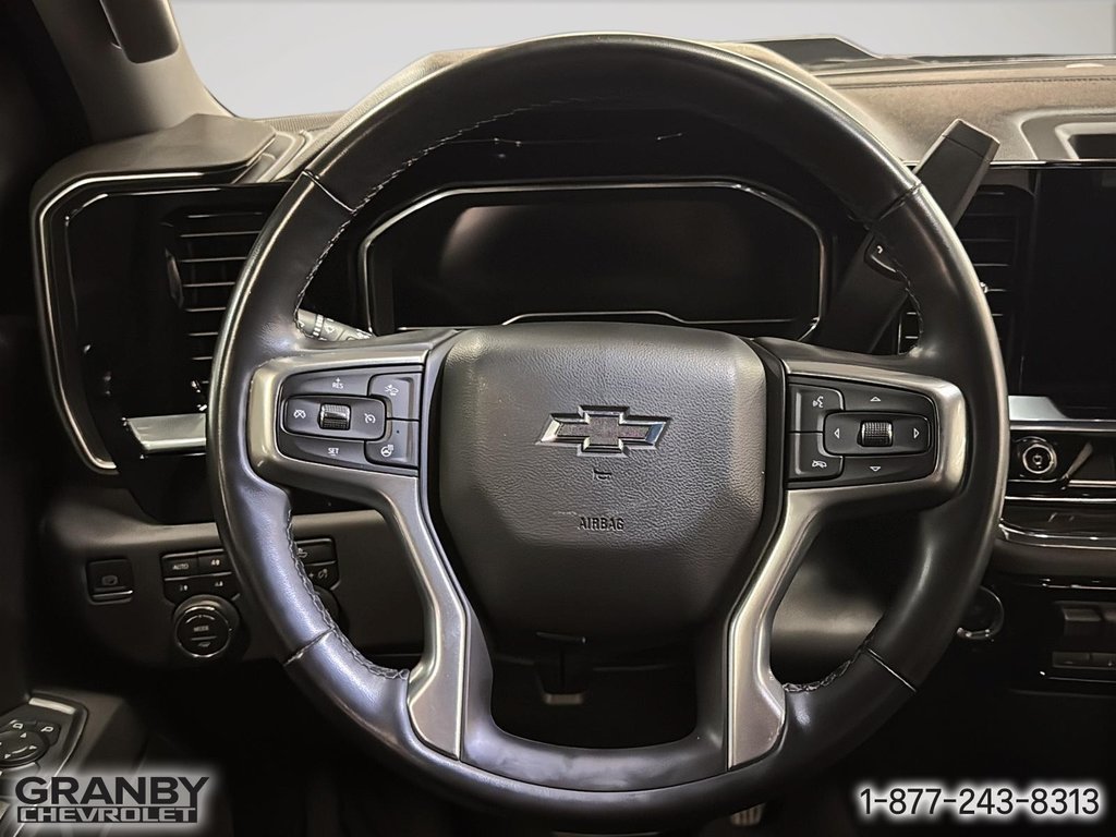 Chevrolet Silverado 1500  2023 à Granby, Québec - 15 - w1024h768px
