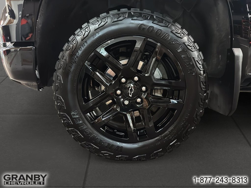 Chevrolet Silverado 1500  2023 à Granby, Québec - 10 - w1024h768px