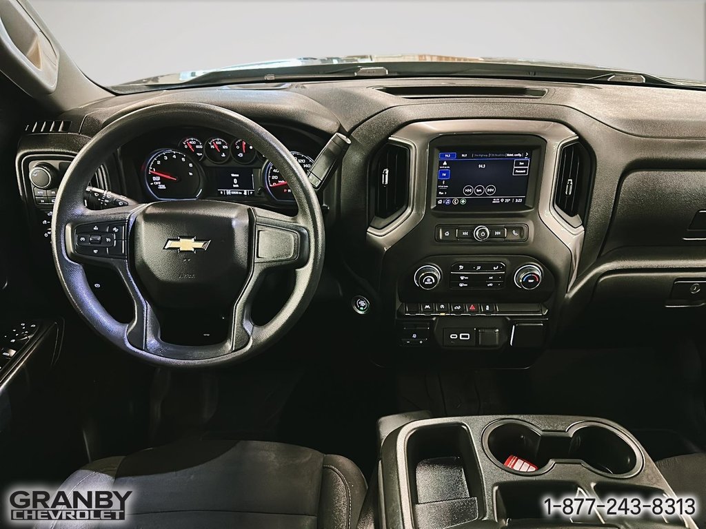 Chevrolet Silverado 1500  2023 à Granby, Québec - 13 - w1024h768px