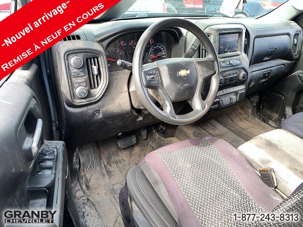 Chevrolet Silverado 1500 Custom crewcab boite 6.6 moteur 2.7L 2023 à Granby, Québec - 11 - w1024h768px