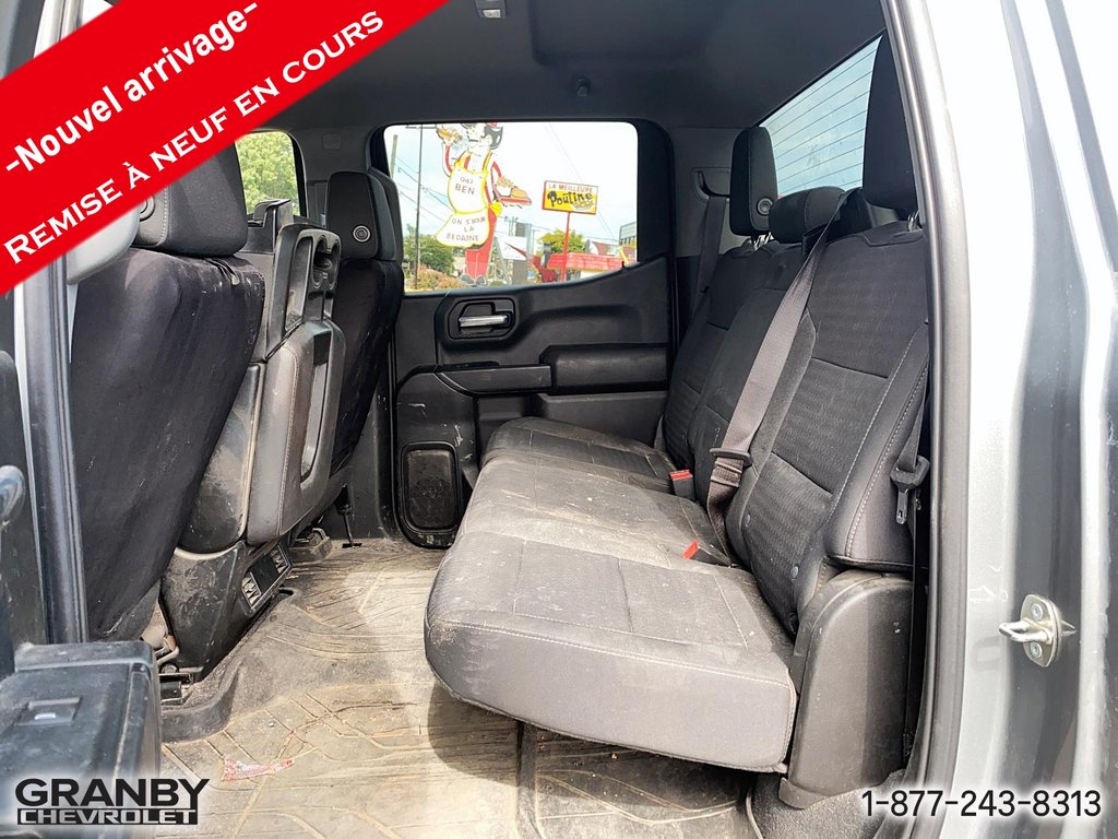 Chevrolet Silverado 1500 Custom crewcab boite 6.6 moteur 2.7L 2023 à Granby, Québec - 10 - w1024h768px