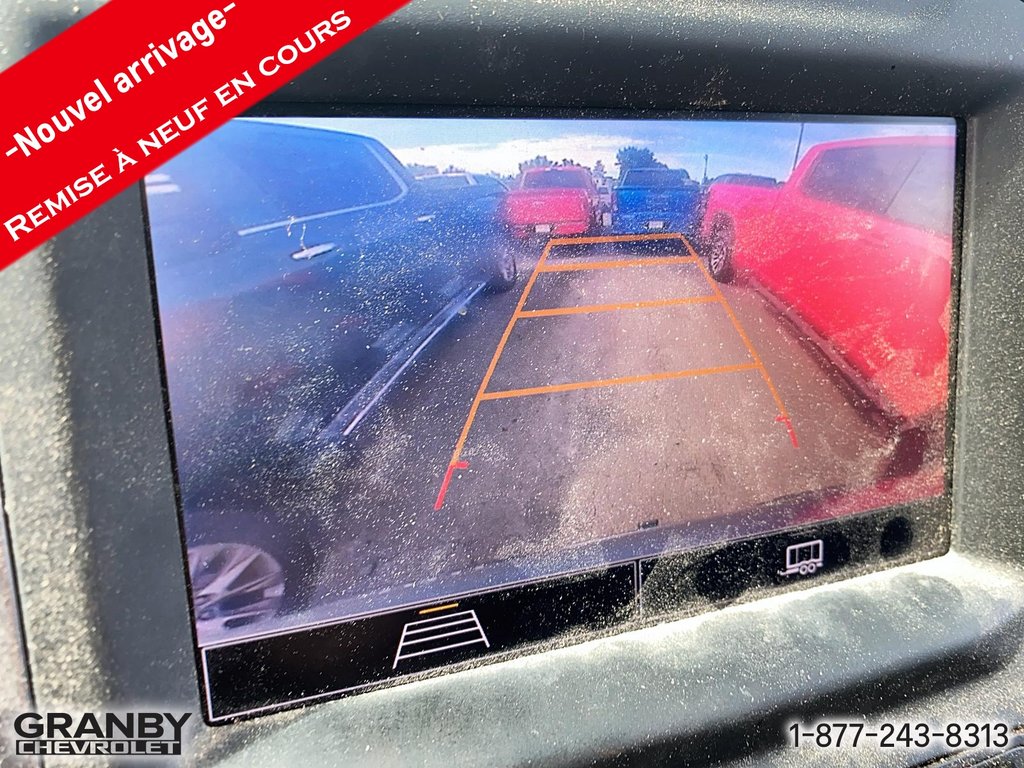 Chevrolet Silverado 1500 Custom crewcab boite 6.6 moteur 2.7L 2023 à Granby, Québec - 17 - w1024h768px