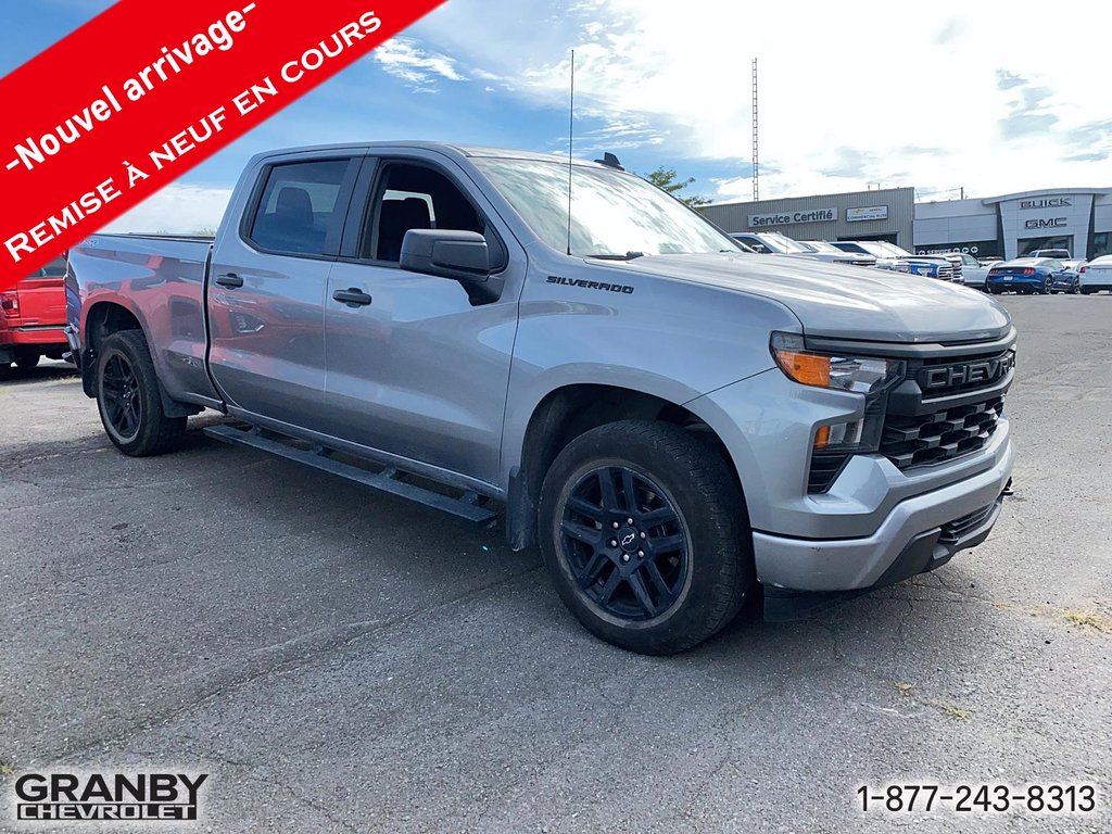 Chevrolet Silverado 1500 Custom crewcab boite 6.6 moteur 2.7L 2023 à Granby, Québec - 3 - w1024h768px