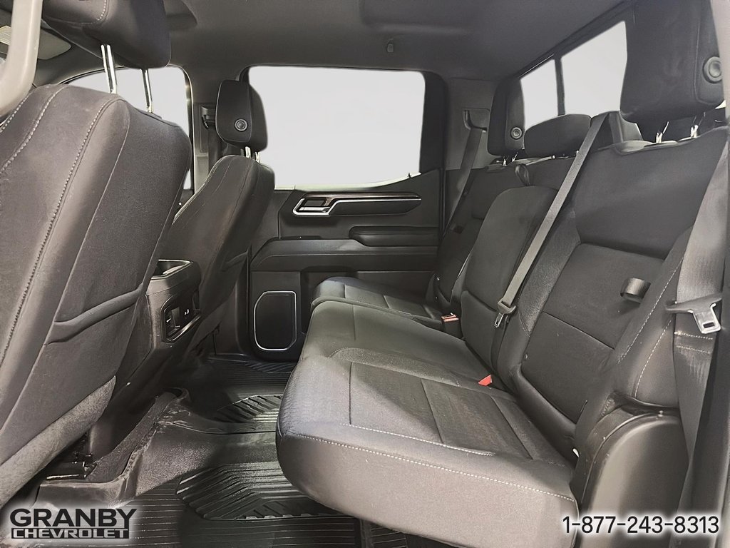 2023 Chevrolet Silverado 1500 RST CREWCAB DIESEL BOITE 6.6 in Granby, Quebec - 13 - w1024h768px